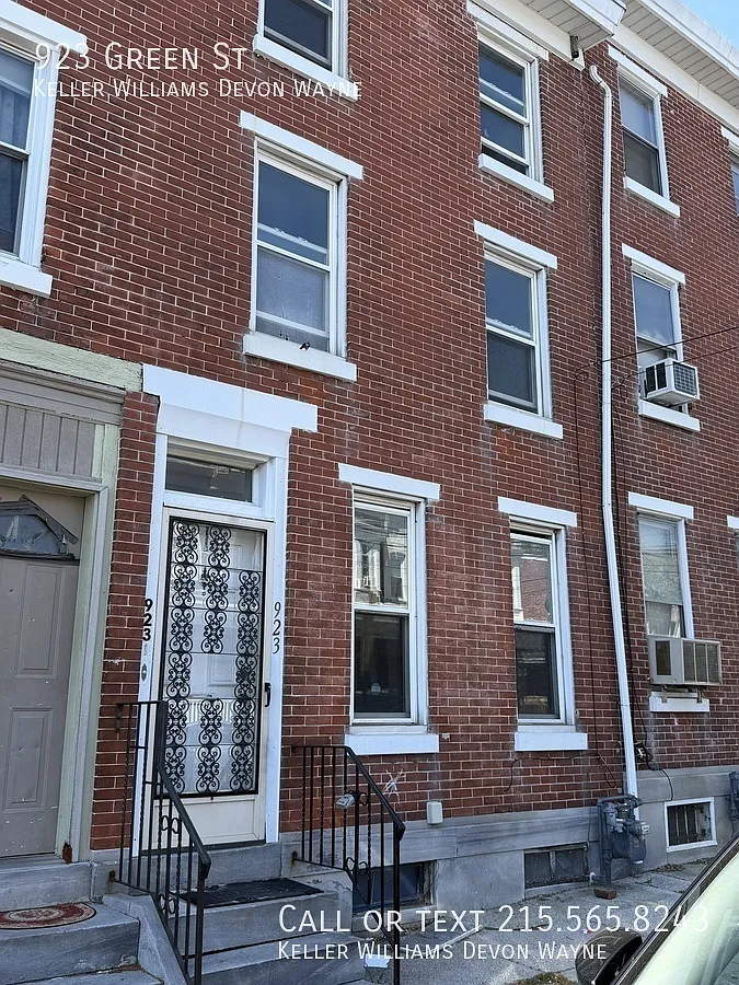 Building Photo - 923 Green St