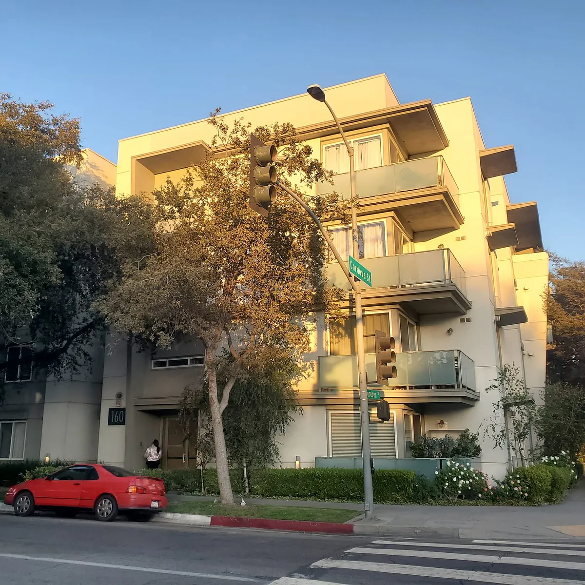 Photo 1 of 43 - 160 S Hudson Ave #110 - Pasadena, CA Primary Photo - 160 S Hudson Ave #110