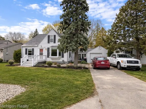 1224 W Bristol Rd, Flint, MI 48507