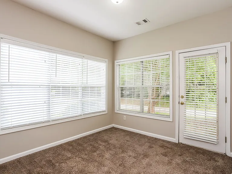 8 Arendt Park Ln — Photo 10