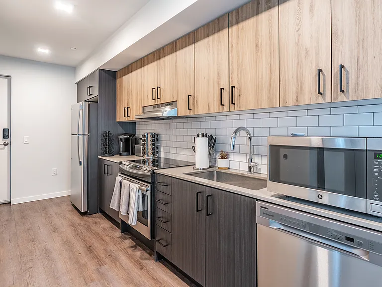 319 Queen Anne Ave N #104 — Photo 11