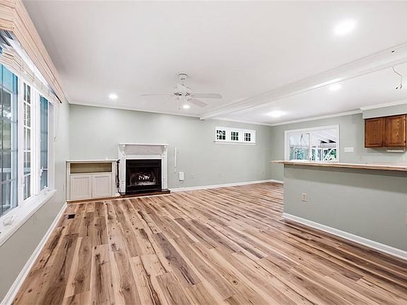 2nd image of 137 Sand Hill Rd