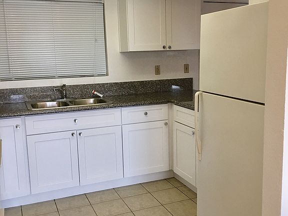 2nd image of 318 N Hobart Boulevard # Fl 2nd