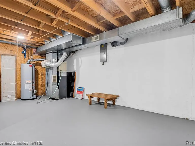 6651 Hearthside Ct — Photo 21