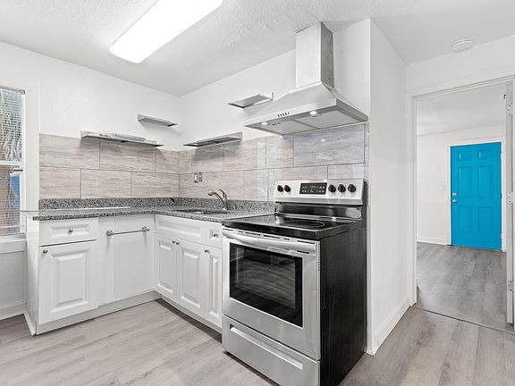 4th image of 1050 19th St S