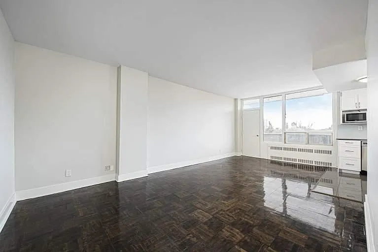 70 Spadina Rd — Photo 11