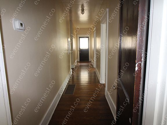 5th image of 3207 Kinross Ave