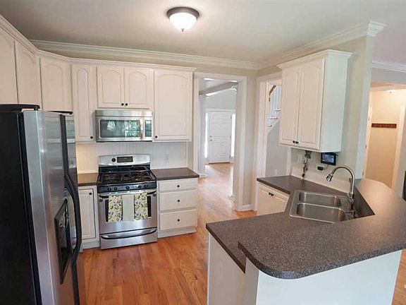 5th image of 706 E Holding Ave