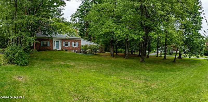 3rd image of 907 Inman Road