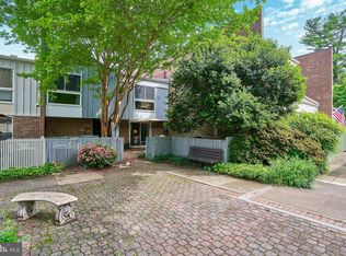 11420 Links Dr, Reston, VA 20190