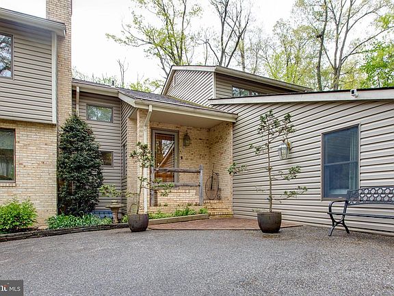 4th image of 5519 Woodbine Rd