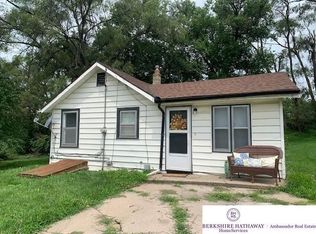 5821 Q St, Omaha, NE 68117