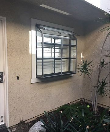 Garden window in kitchen