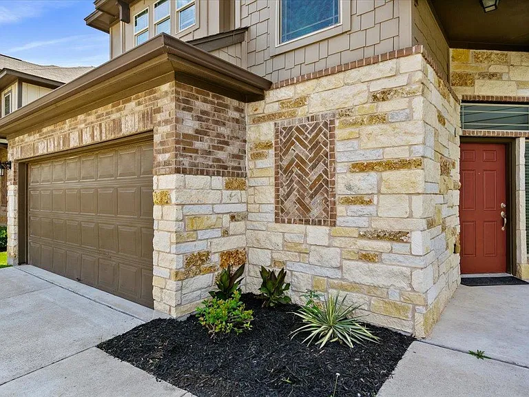 9413 Tanager Way — Photo 3