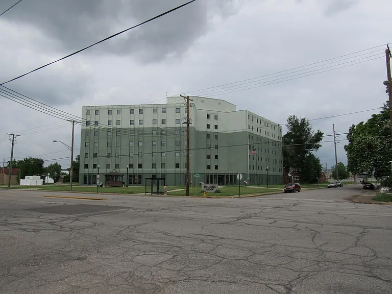 1030 W Franklin St #1030 — Photo 2