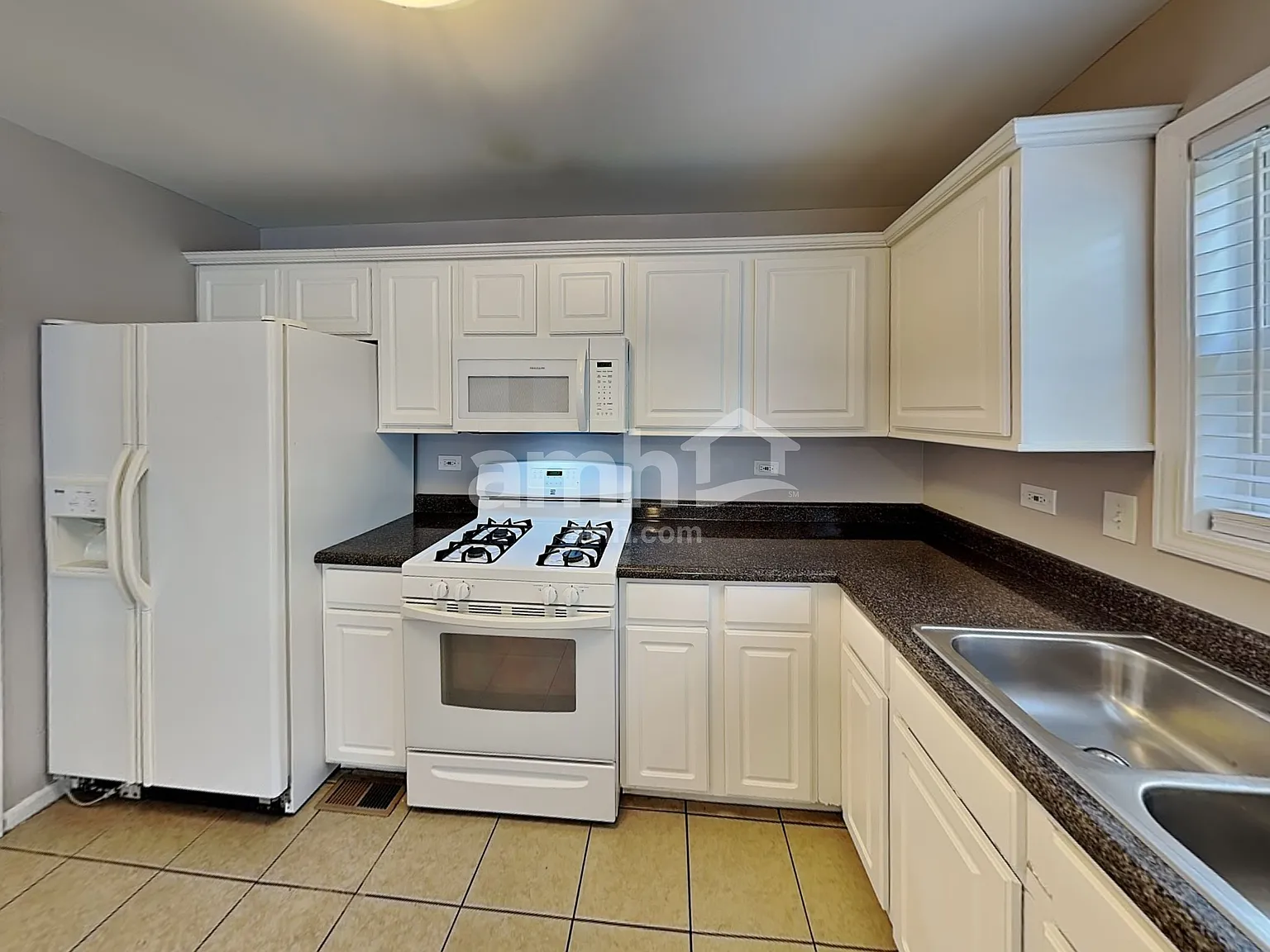 4 bed, 2.5 bath, 2235 sqft, $3,545 — Photo 3