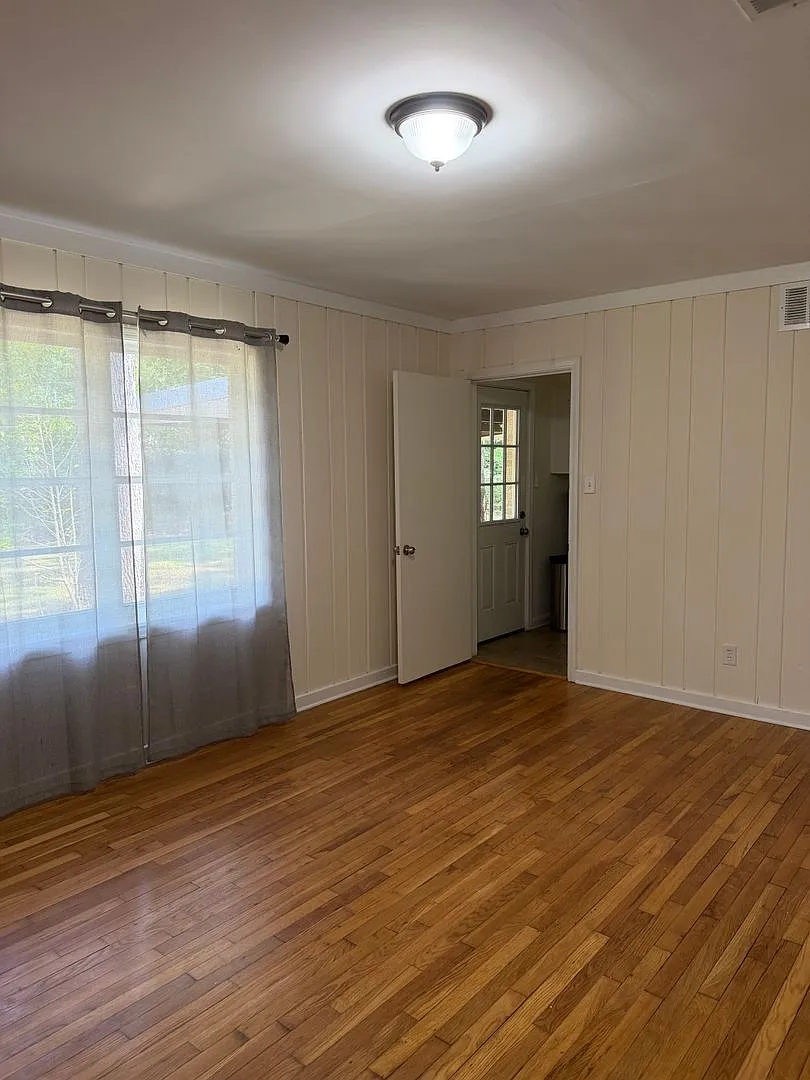 Hill Hedge Dr 1835 — Photo 3