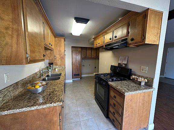 4th image of 318 Bridge Pl #318