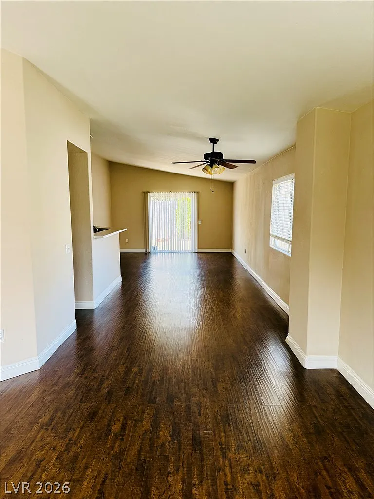 3 bed, 2.0 bath, 1377 sqft, $1,850 — Photo 1