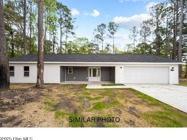 2172 Catherine Lake Road, Richlands, NC 28574
