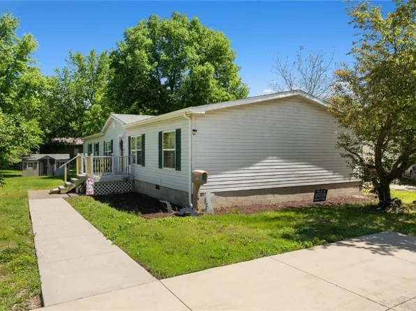 305 4th St SE, Mount Vernon, IA 52314
