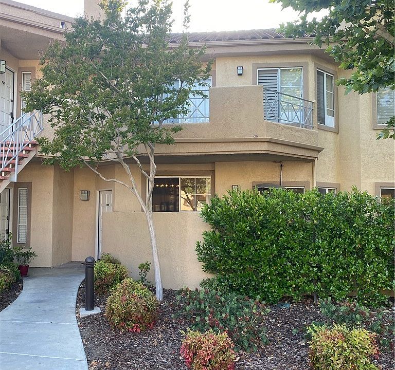 2nd image of 23621 Del Monte Dr Unit 333