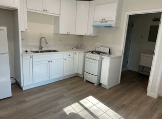 11572 1/4 Amboy Ave #1/4, San Fernando, CA 91340