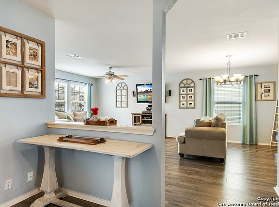 4th image of 4003 Privet Pl