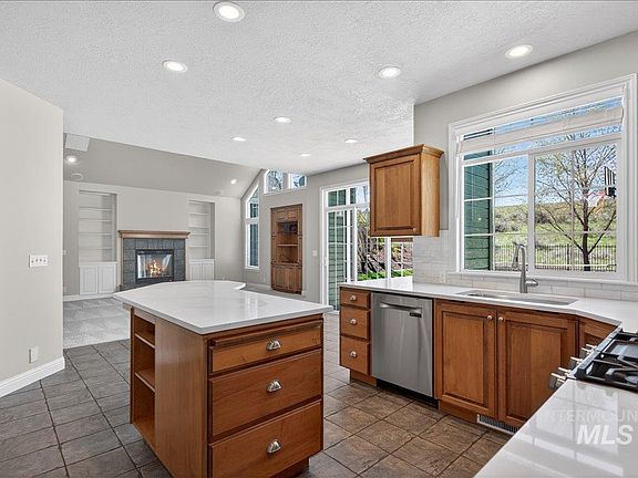 5th image of 12935 N Schicks Ridge Rd