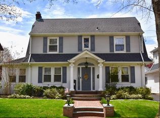 10 Rogers Pl, Floral Park, NY 11001