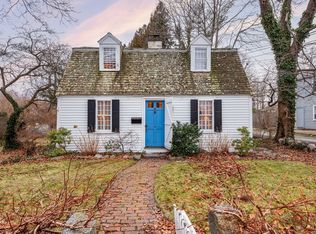 38 Mount Pleasant St, Rockport, MA 01966