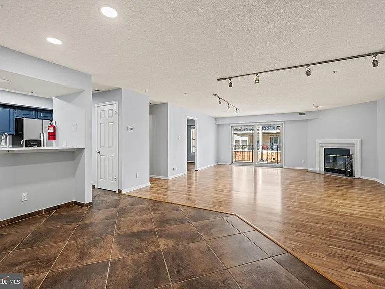 1022 Main St — Photo 10
