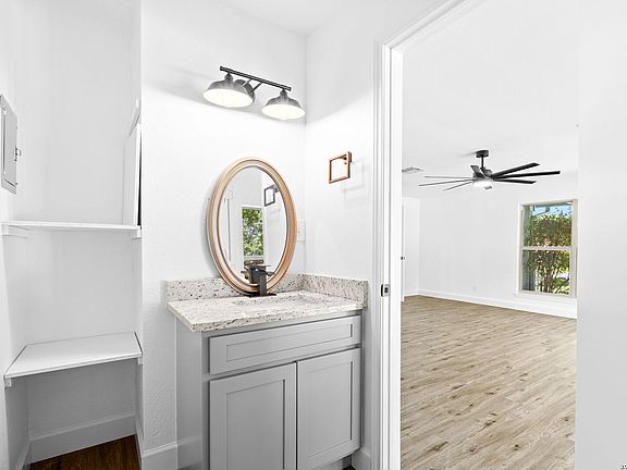5th image of 5426 Timbermont St