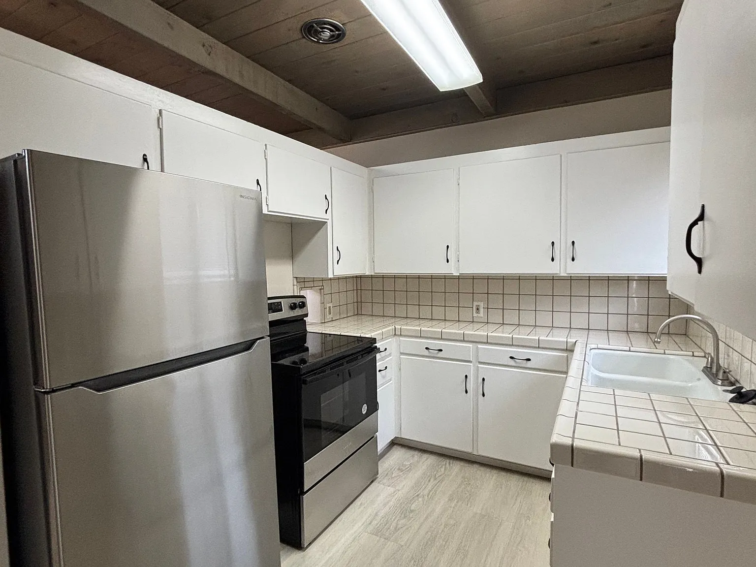 3 bed, 1700 sqft, $2,025 — Photo 4