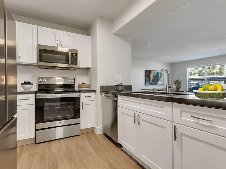 Bella Terra Apartments — Photo 22
