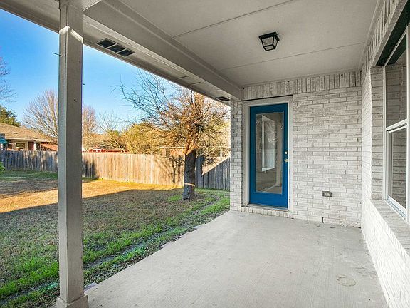 5th image of 3310 Blue Ridge Dr