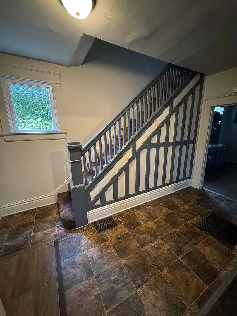 711 Guildford Ave — Photo 3