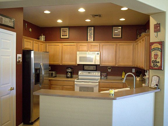 5th image of 2464 W Warren Dr