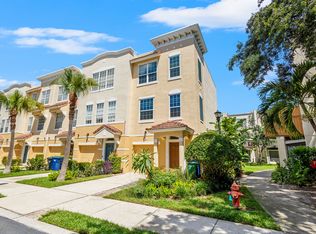 3174 Bayshore Oaks Dr, Tampa, FL 33611