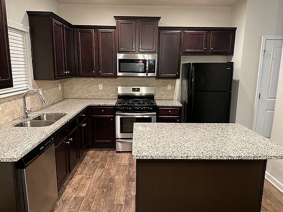 5th image of 213 Parkview Place Dr