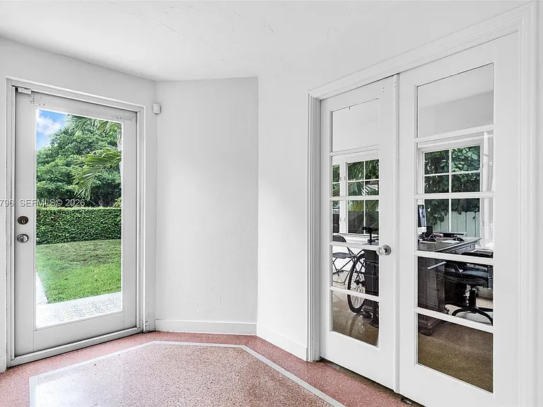 1232 Lenox Ave — Photo 21