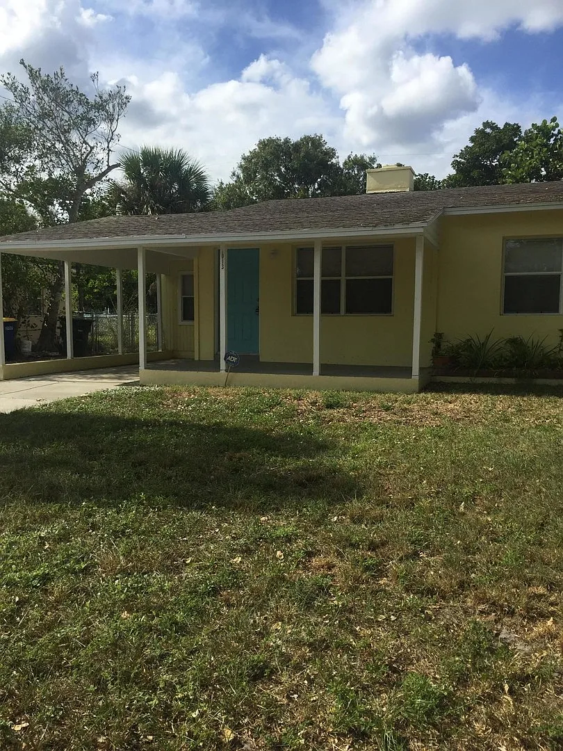 Annual 3BR 2BA close to shopping, restaurants, beaches, and more — Photo 1