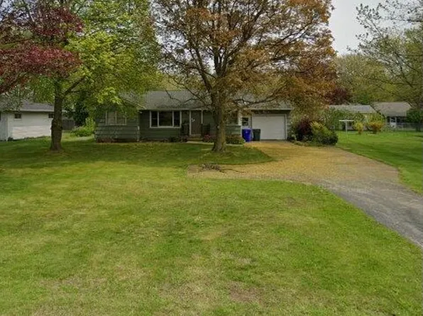 2735 Tompkins Ct, Newfane, NY 14108