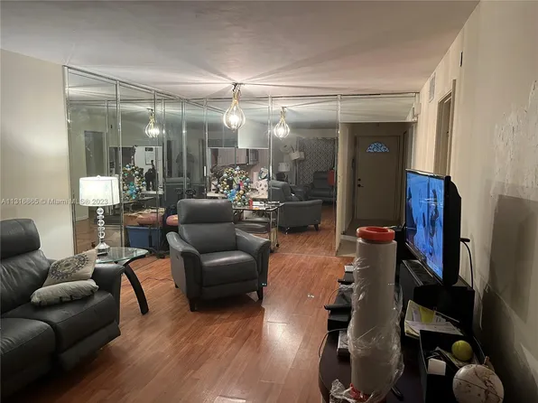 7480 NW 17th St APT 303, Plantation, FL 33313