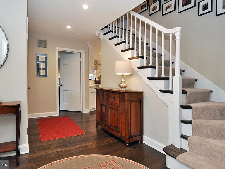 6709 Pemberton St — Photo 5