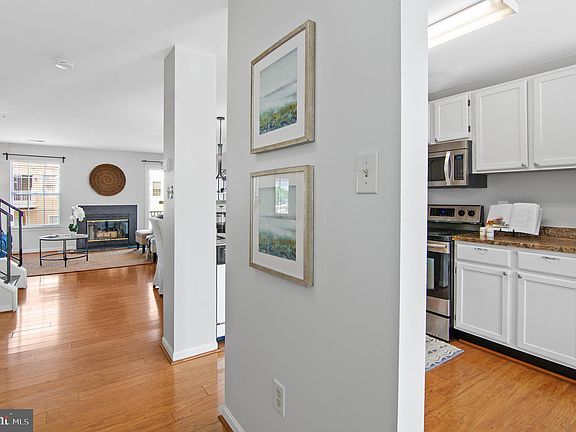 3rd image of 1408 Nestlewood Ct