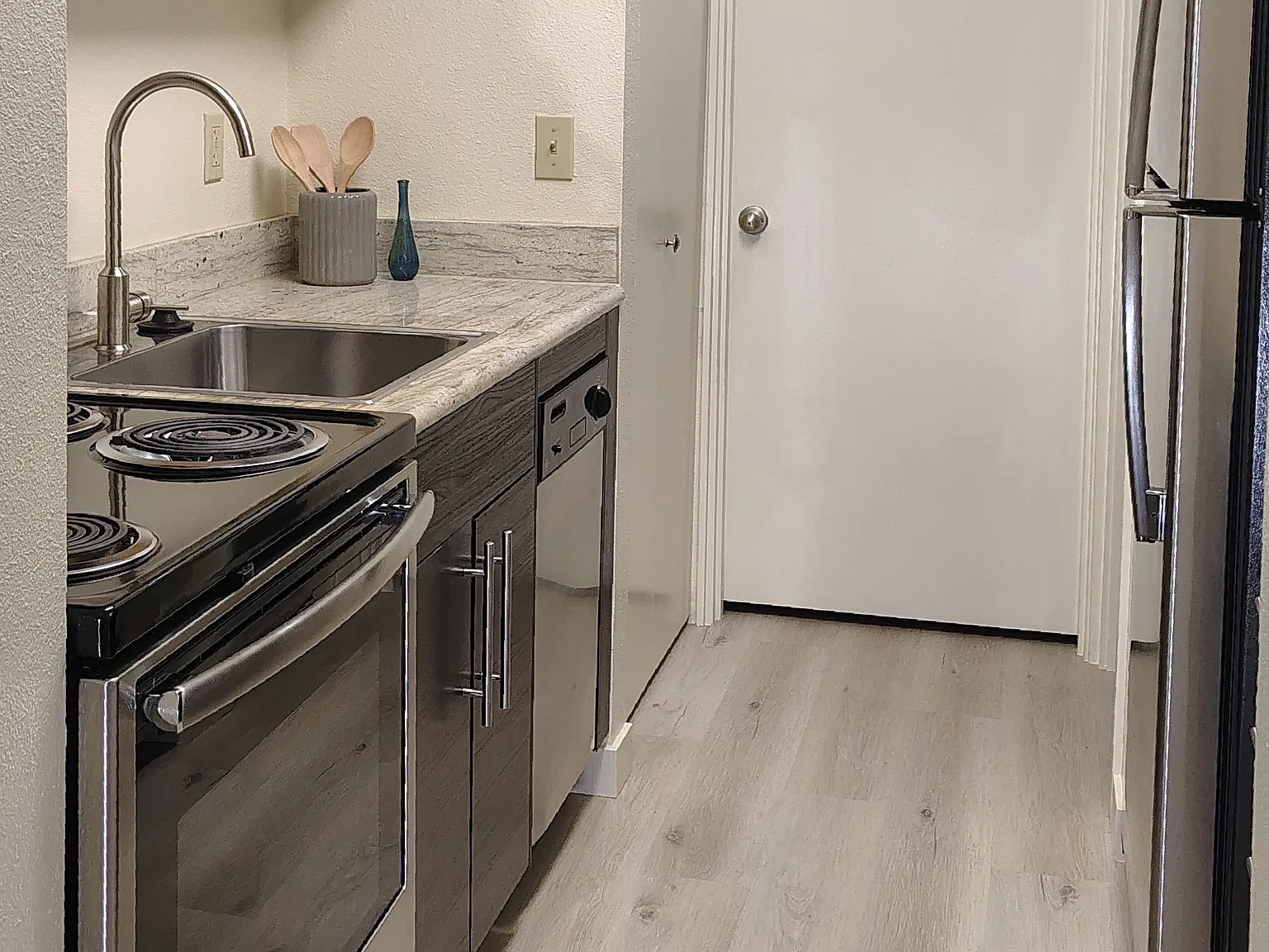 1 bed, 565 sqft, $1,345 — Photo 2