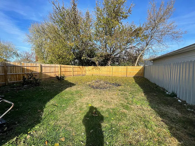 3217 Main St — Photo 11