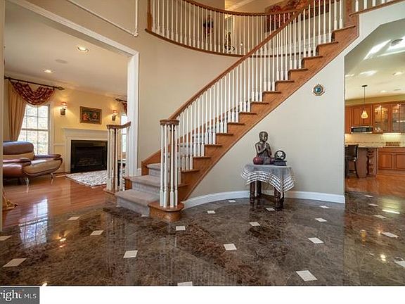 2nd image of 282 S Woodmont Dr