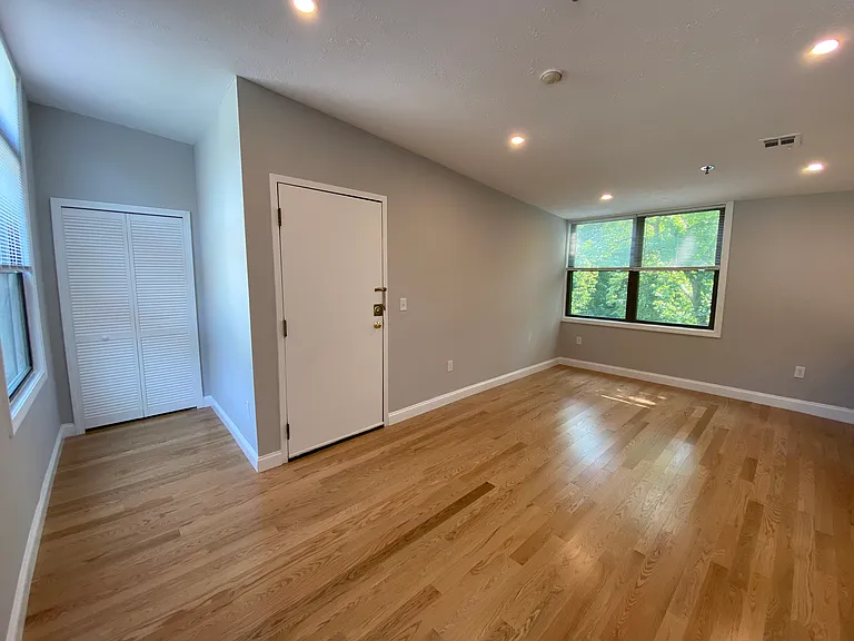 The Residences at the Falls — Photo 32